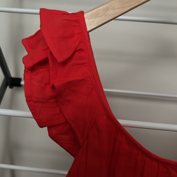 Gap Flutter Sleeve Tank - Picture 5 of 9